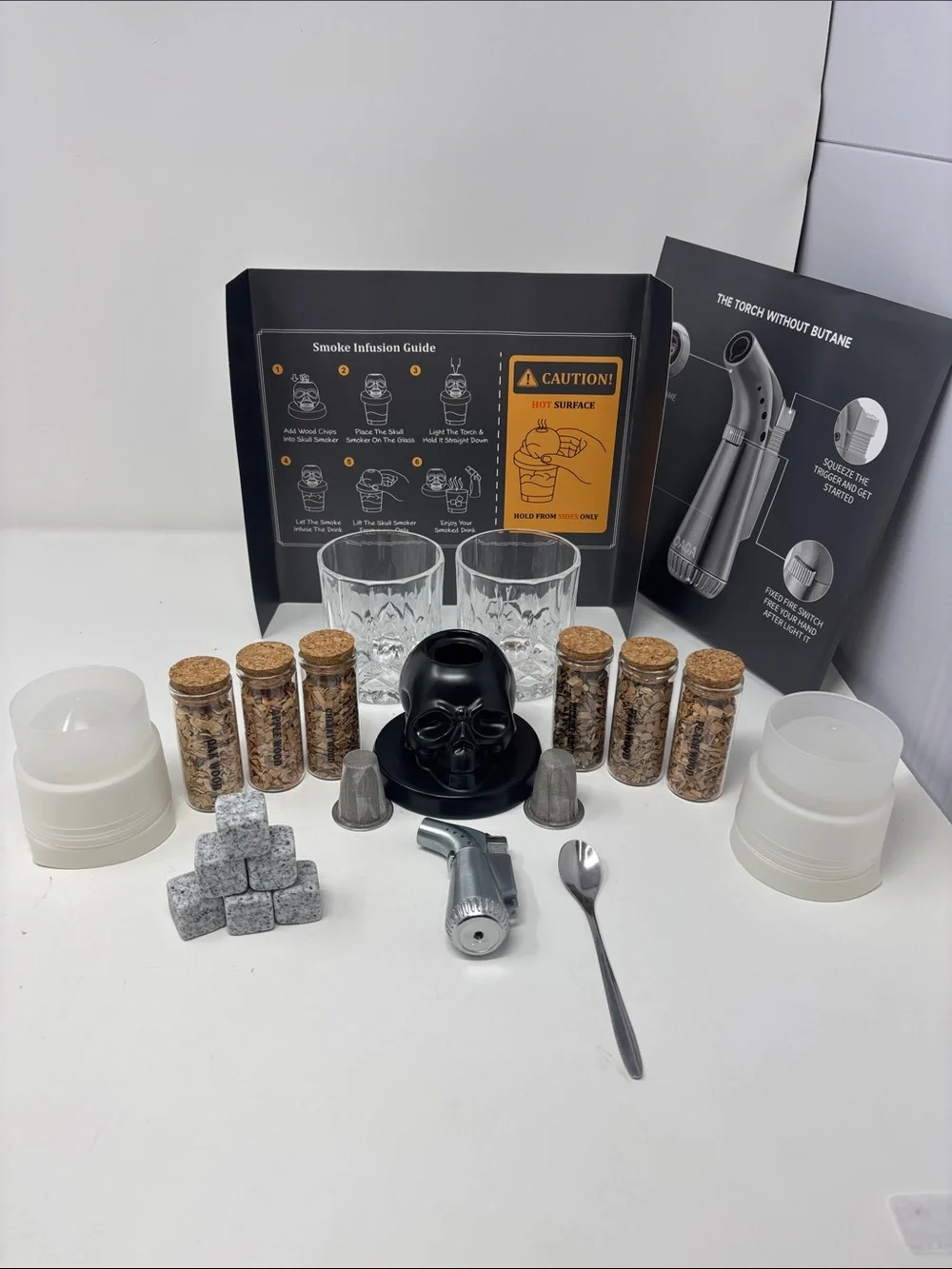 Cocktail Smoking Set with Cork Jars and Metal Smoker